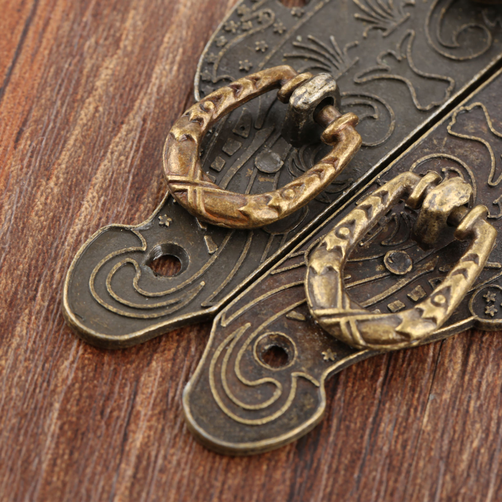กลอนล็อคกล่องโบราณ 1 ชิ้น แบบว - Furniture Hook Hardware บทวิจารณ์และราคา